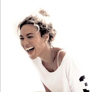 Meet your Posher, Maya